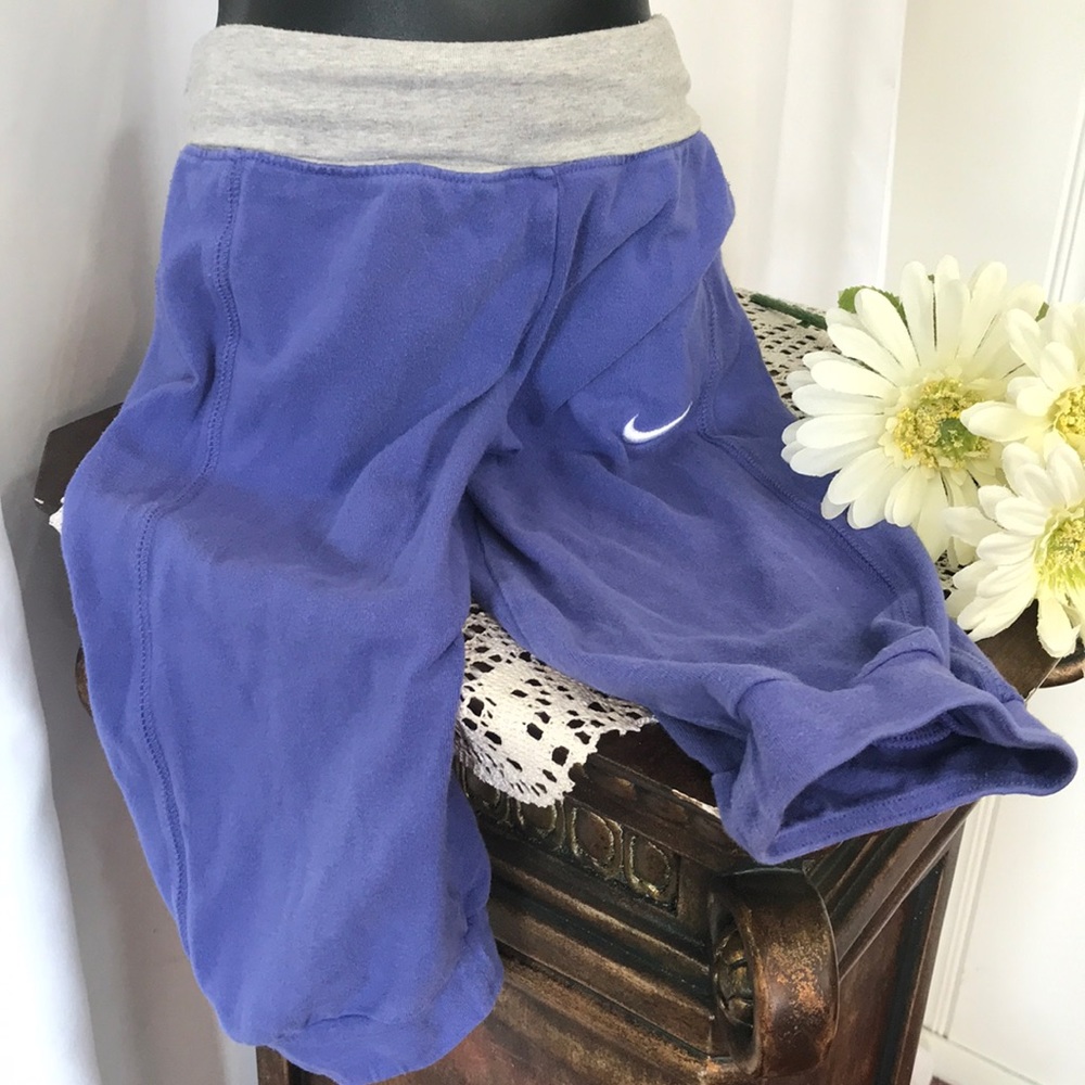 Nike Lounge Capris